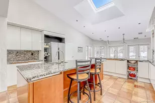 4 Hilltop Pl, Monsey, NY 10952 - Photo 10