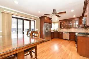 105 Dow Ave, Mineola, NY 11501 - Photo 4