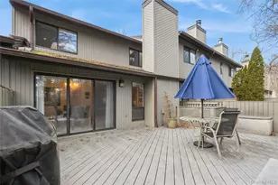 33 Club House Ct, Jericho, NY 11753 - Photo 32