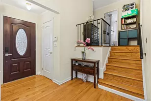 616 Duke St, Westbury, NY 11590 - Photo 2