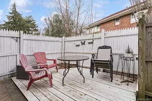 616 Duke St, Westbury, NY 11590 - Photo 18