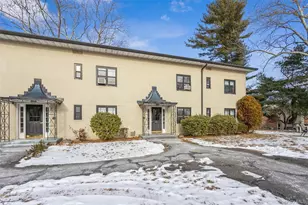 25 Manchester Rd, Eastchester, NY 10709 - Photo 2