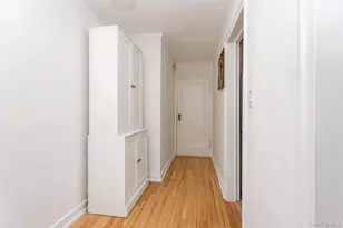 25 Manchester Rd, Eastchester, NY 10709 - Photo 8