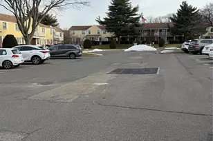 68-21A Cloverdale Ln, Oakland Gardens, NY 11364 - Photo 4