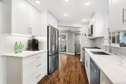 12 Stoneleigh Close, Scarsdale, NY 10583 - Photo 8