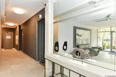 15 Hill Park Avenue #2-C, Great Neck, NY 11021 - Photo 8