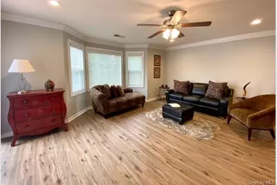 327 Adams Way #327, Sayville, NY 11782 - Photo 4