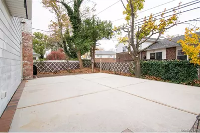 650 Bryant Street, East Meadow, NY 11554 - Photo 20