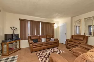 141-12 184th St, Springfield Gardens, NY 11413 - Photo 4