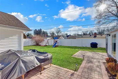 20 Collins Road, Glen Cove, NY 11542 - Photo 4