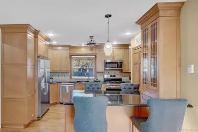 20 Collins Road, Glen Cove, NY 11542 - Photo 10