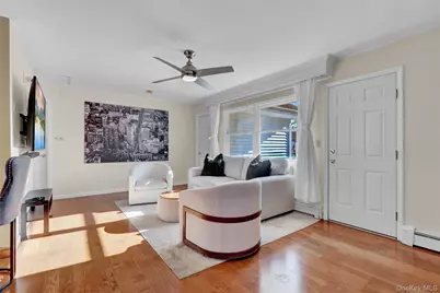 20 Collins Road, Glen Cove, NY 11542 - Photo 14