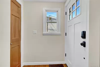 20 Collins Road, Glen Cove, NY 11542 - Photo 8