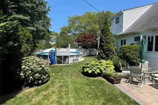 10 Roxbury St, Farmingdale, NY 11735 - Photo 24