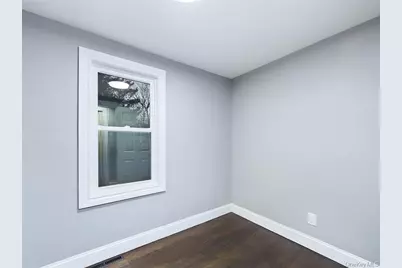 115 Clinton Avenue, Patchogue, NY 11772 - Photo 18