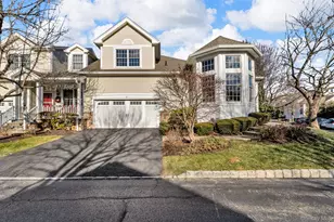 2 Bethpage Ct, Cortlandt Manor, NY 10567 - Photo 2