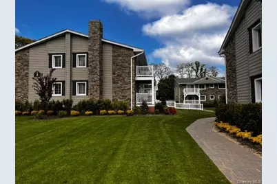 1 Williams Boulevard #1-2j, Lake Grove, NY 11755 - Photo 1