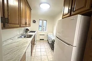 70 Lawrence Ct, White Plains, NY 10603 - Photo 6