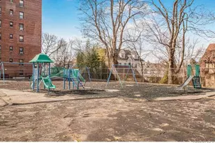 2 Fisher Dr, Mount Vernon, NY 10552 - Photo 10