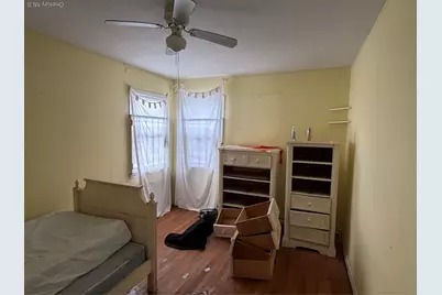 13526 219th Street, Springfield Gardens, NY 11413 - Photo 32