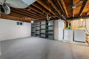 33 Fleets Cove Rd, Huntington, NY 11743 - Photo 36