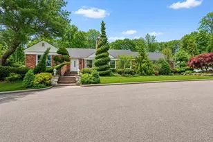 33 Fleets Cove Rd, Huntington, NY 11743 - Photo 2