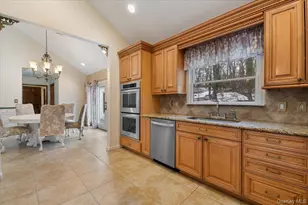 33 Fleets Cove Rd, Huntington, NY 11743 - Photo 14