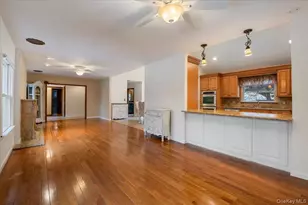 33 Fleets Cove Rd, Huntington, NY 11743 - Photo 10