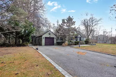 12 Summerset Drive, Smithtown, NY 11787 - Photo 4