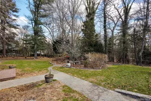 12 Summerset Dr, Smithtown, NY 11787 - Photo 10