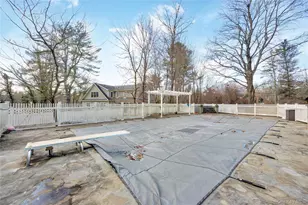 12 Summerset Dr, Smithtown, NY 11787 - Photo 8
