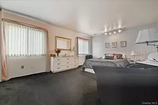 47 Balsam Ct, Wantagh, NY 11793 - Photo 12