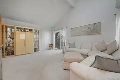 47 Balsam Court, Wantagh, NY 11793 - Photo 4