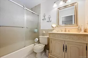 47 Balsam Ct, Wantagh, NY 11793 - Photo 16