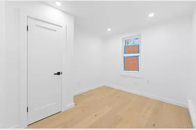 19124 Murdock Avenue, Saint Albans, NY 11412 - Photo 10