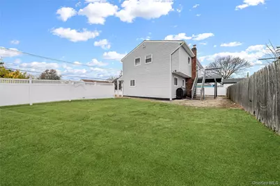 55 Schleigel Boulevard, Farmingdale, NY 11735 - Photo 20