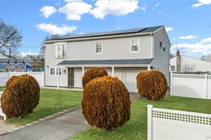 55 Schleigel Blvd, Farmingdale, NY 11735 - Photo 2