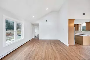 160 Oak St, Mattituck, NY 11952 - Photo 6