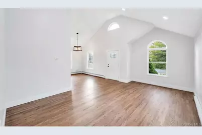 160 Oak Street, Mattituck, NY 11952 - Photo 12