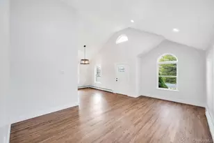 160 Oak St, Mattituck, NY 11952 - Photo 12