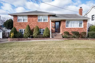 844 Arthur St, West Hempstead, NY 11552 - Photo 2