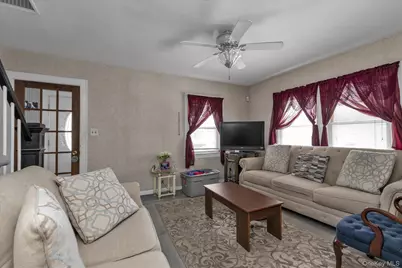 136 Butler Boulevard, Elmont, NY 11003 - Photo 4