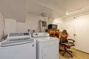 136 Butler Blvd, Elmont, NY 11003 - Photo 16