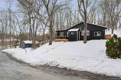 62 Netherwood Plaza, Hyde Park, NY 12578 - Photo 2