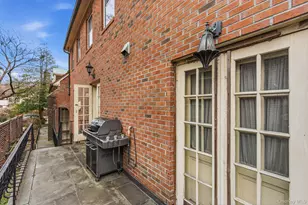 31 Puritan Ave, Forest Hills, NY 11375 - Photo 4