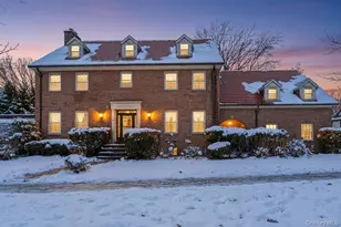 31 Puritan Ave, Forest Hills, NY 11375 - Photo 2