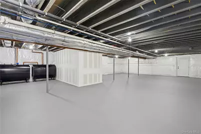 106 E Tiana Road, Hampton Bays, NY 11946 - Photo 22