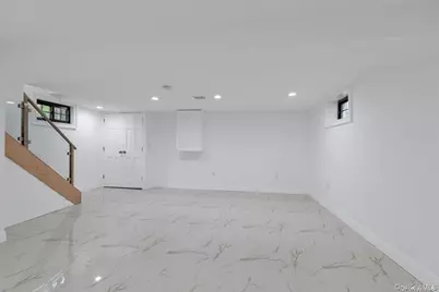 245 Garfield Avenue, Mineola, NY 11501 - Photo 20