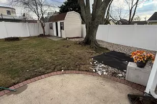 63 Anchor Ln, Levittown, NY 11756 - Photo 22