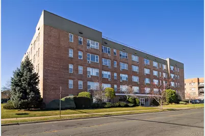 280 Guy Lombardo Avenue #3D, Freeport, NY 11520 - Photo 1